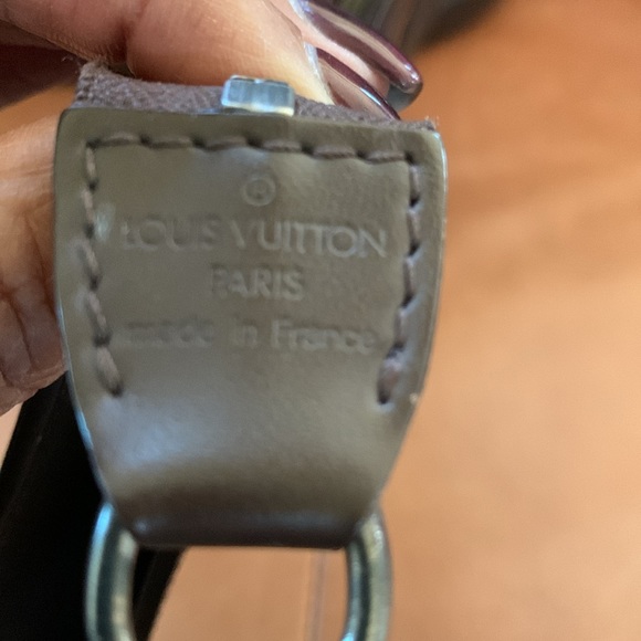 🤎🤎Beautiful Authentic Louis Vuitton Mocha Colored Epi Bucket PM Bag🤎🤎🤎 - Picture 15 of 17